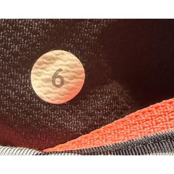 Lululemon Run Inspire Crop II, Full On Luxtreme, Black Grapefruit, Size 6 - Picture 6 of 10